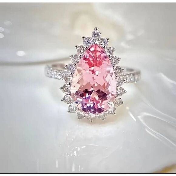 Romantic Pink crystal Cubic Zircon engagement ring - Picture 5 of 13